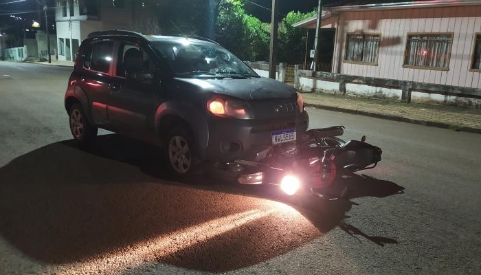 Laranjeiras - Mulher fica ferida em acidente envolvendo carro e moto próximo ao ITC 